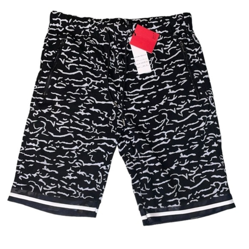 Retro Distrikt Shorts Black & White Shorts Size M